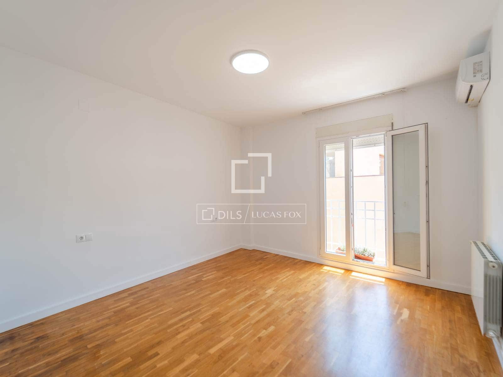 4 slaapkamer Penthouse te huur in Valencia stad - € 2.300 (Ref: 9889529)
