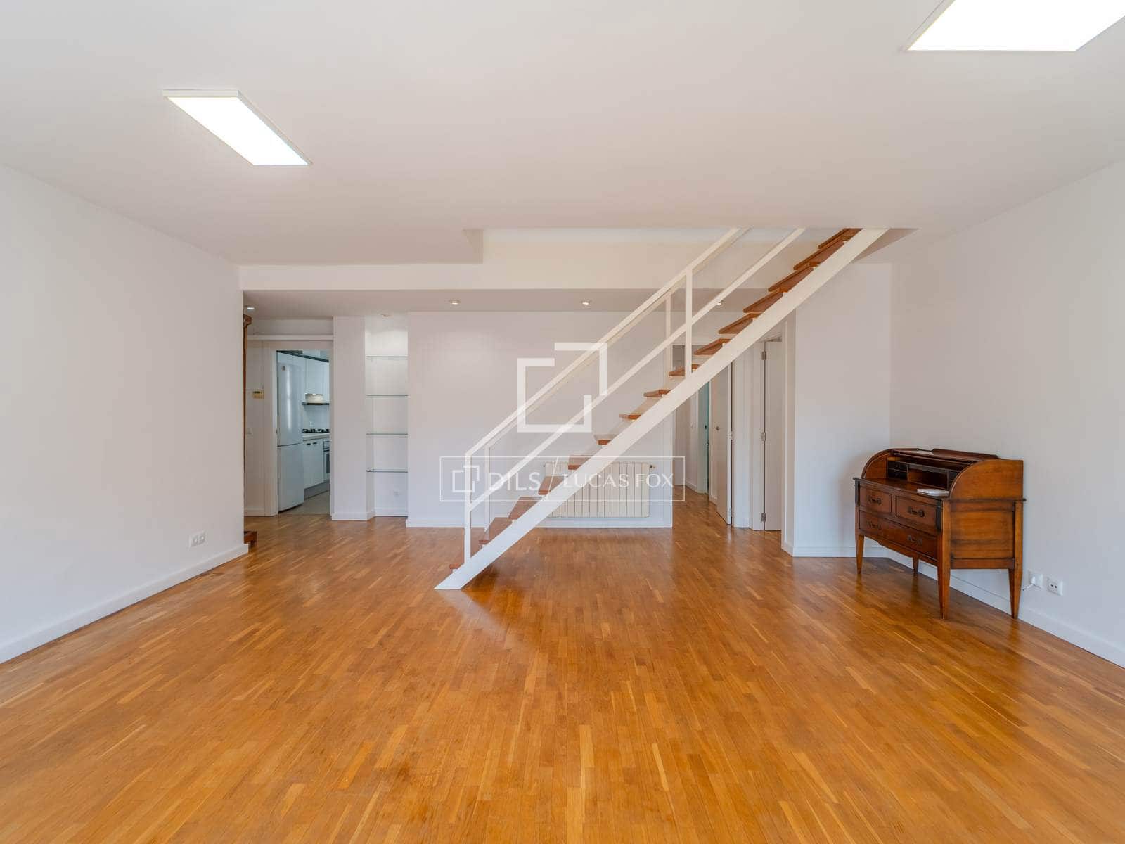 4 slaapkamer Penthouse te huur in Valencia stad - € 2.300 (Ref: 9889529)