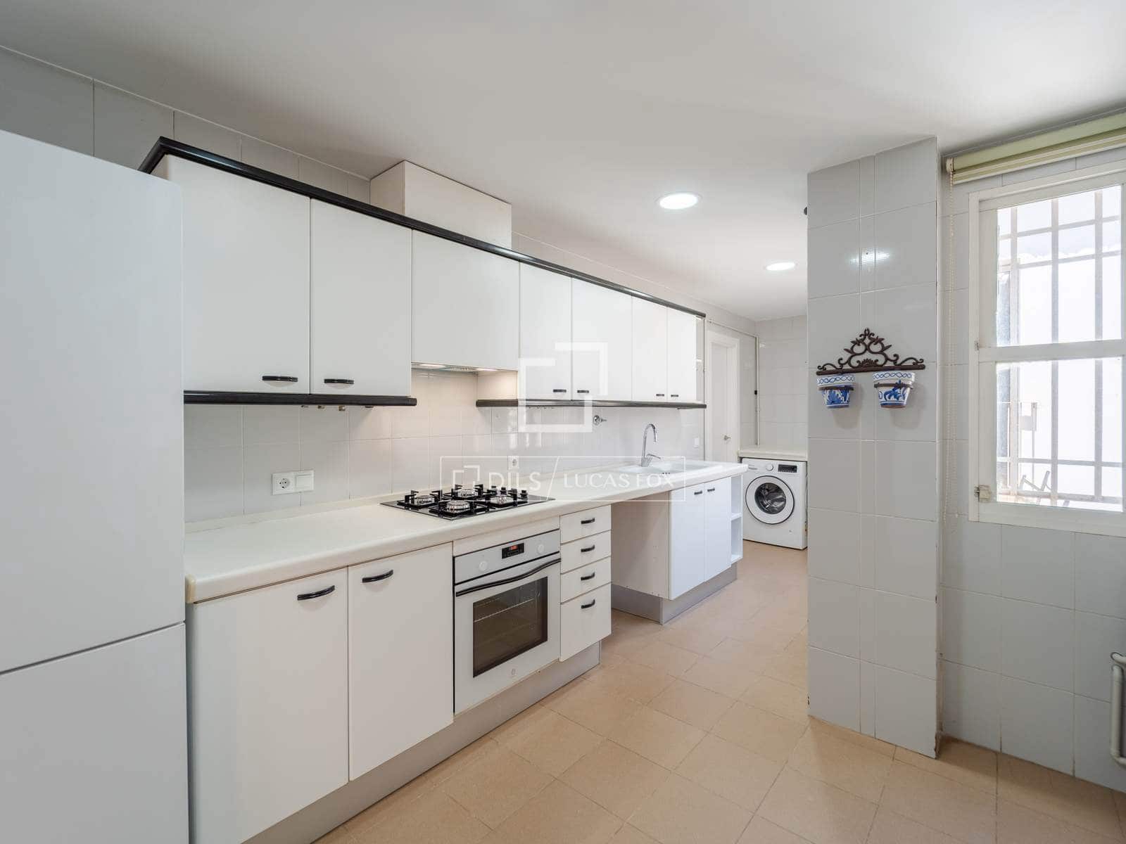 4 slaapkamer Penthouse te huur in Valencia stad - € 2.300 (Ref: 9889529)