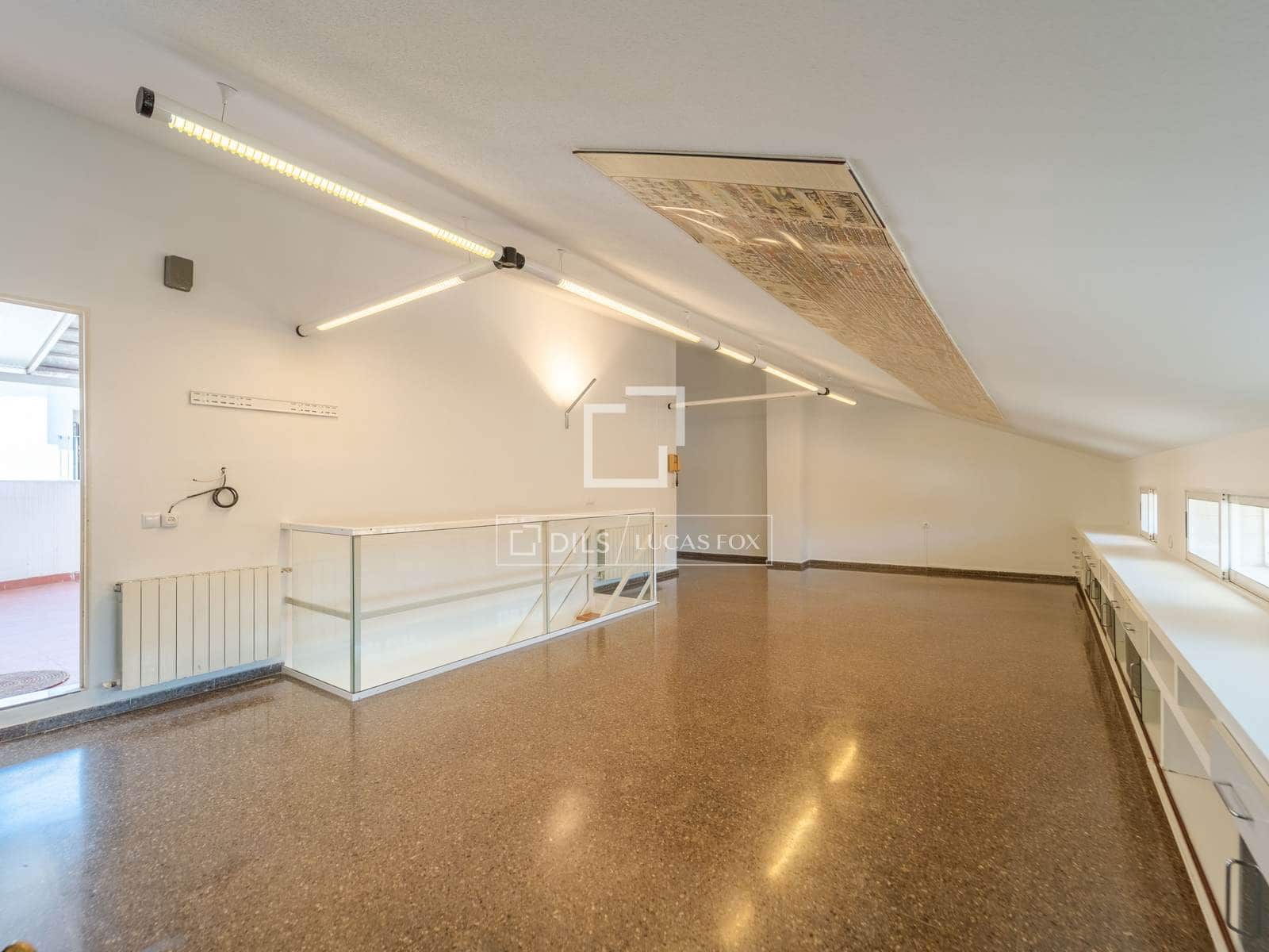 4 slaapkamer Penthouse te huur in Valencia stad - € 2.300 (Ref: 9889529)