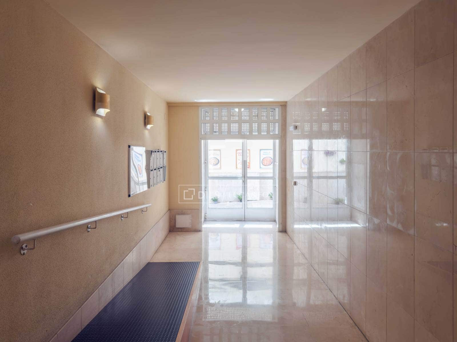 4 slaapkamer Penthouse te huur in Valencia stad - € 2.300 (Ref: 9889529)