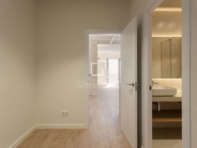 2 slaapkamer Appartement te koop in Barcelona stad - € 430.000 (Ref: 9889531)