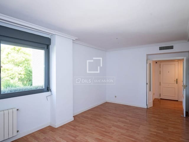 2 bedroom Apartment for rent in Alcobendas with pool garage - € 2,550 (Ref: 9890656)