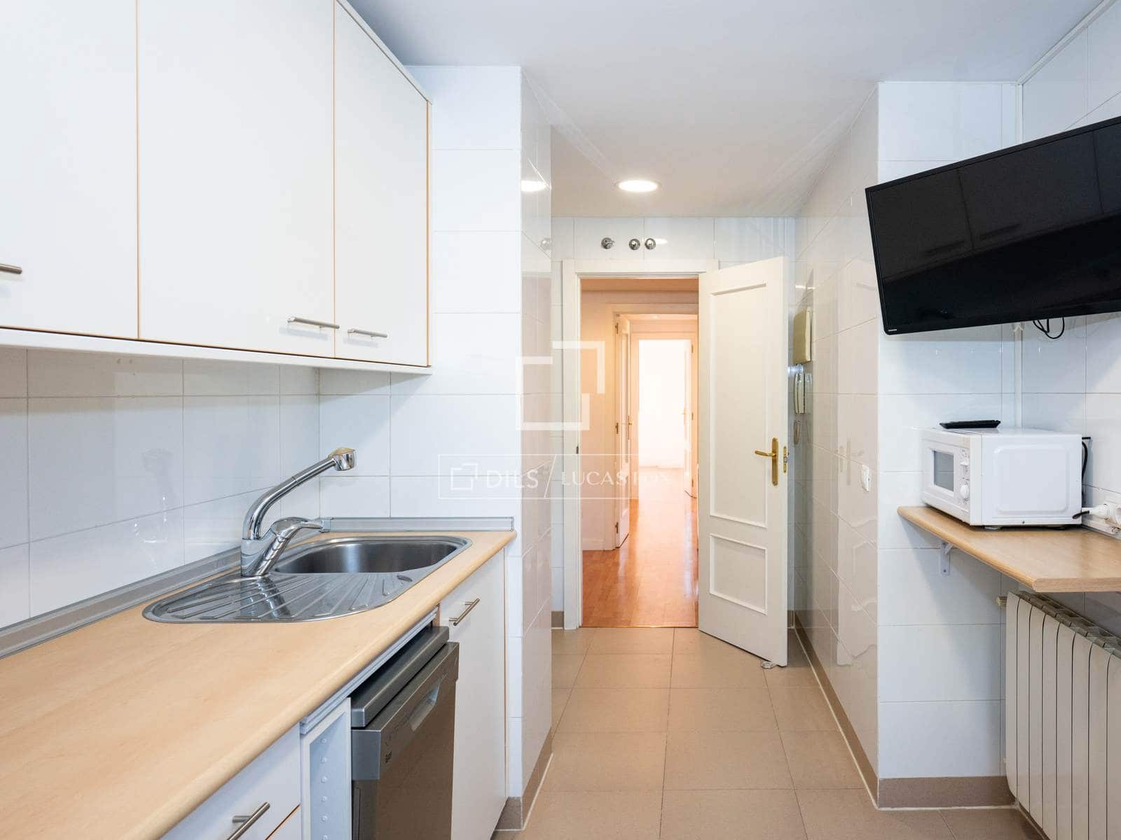 2 bedroom Apartment for rent in Alcobendas with pool garage - € 2,400 (Ref: 9890656)