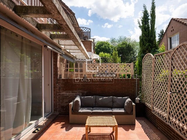 3 quarto Moradia para arrendar em Alcobendas com piscina garagem - 4 500 € (Ref: 9890933)