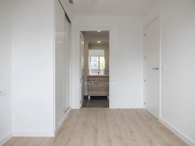 2 soverom Leilighet til leie i Sant Adrià de Besòs med svømmebasseng - € 2 000 (Ref: 9891138)