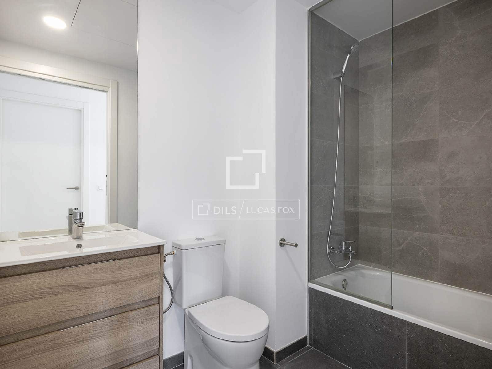 2 makuuhuone Huoneisto vuokrattavana paikassa Sant Adria de Besos mukana uima-altaan - 2 000 € (Ref: 9891138)