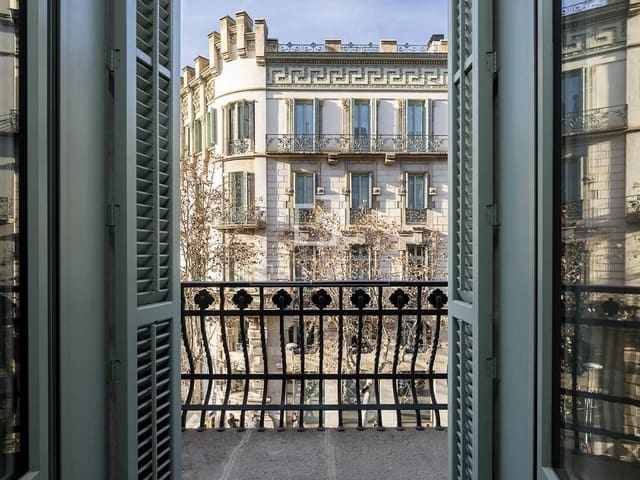 3 soveværelse Lejlighed til salg i Barcelona by med swimmingpool - € 3.250.000 (Ref: 9891141)
