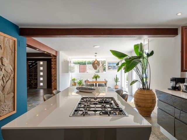5 quarto Moradia para arrendar em Bétera com piscina garagem - 4 500 € (Ref: 9891143)