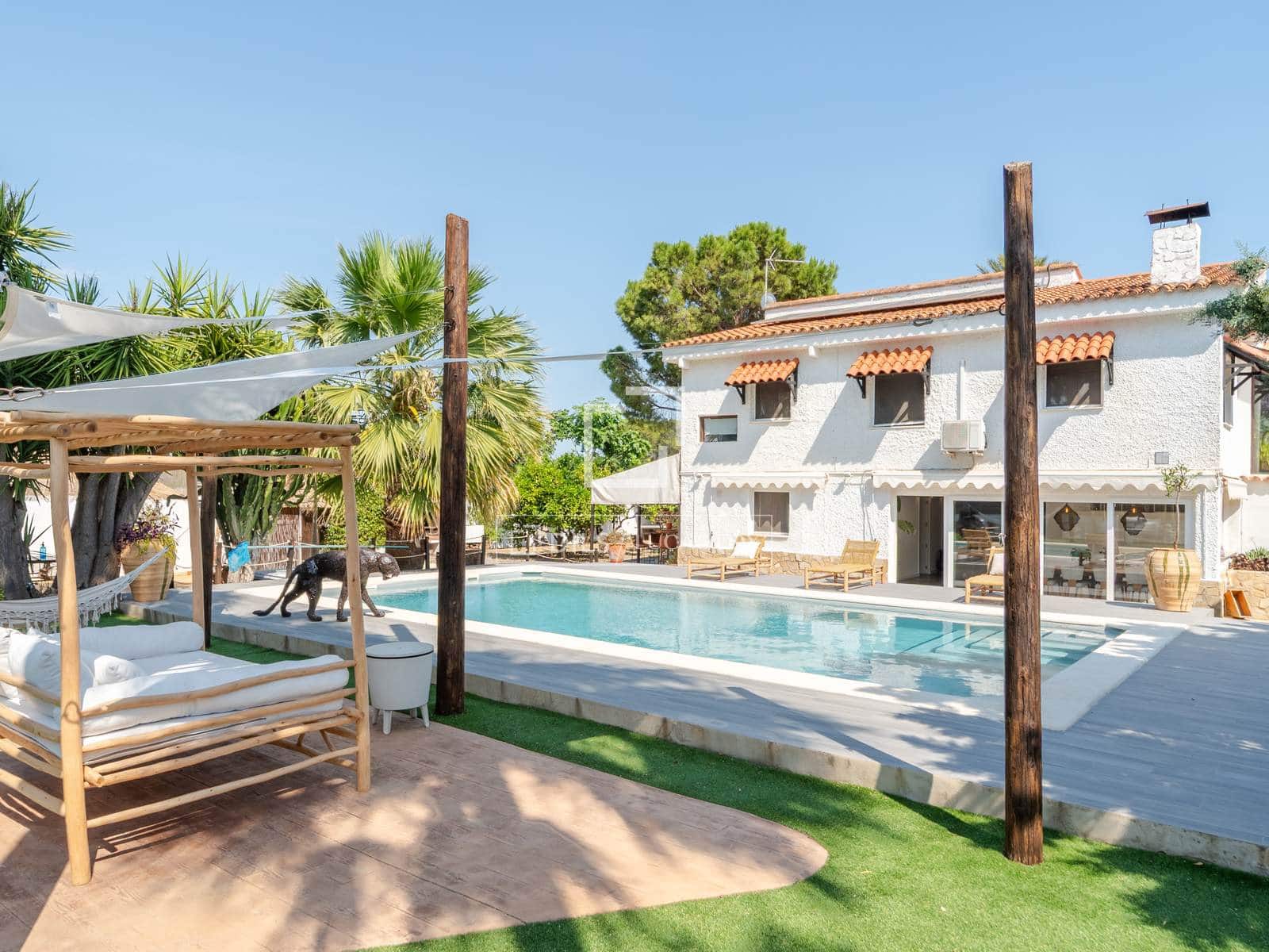 5 quarto Moradia para arrendar em Betera com piscina garagem - 4 500 € (Ref: 9891143)