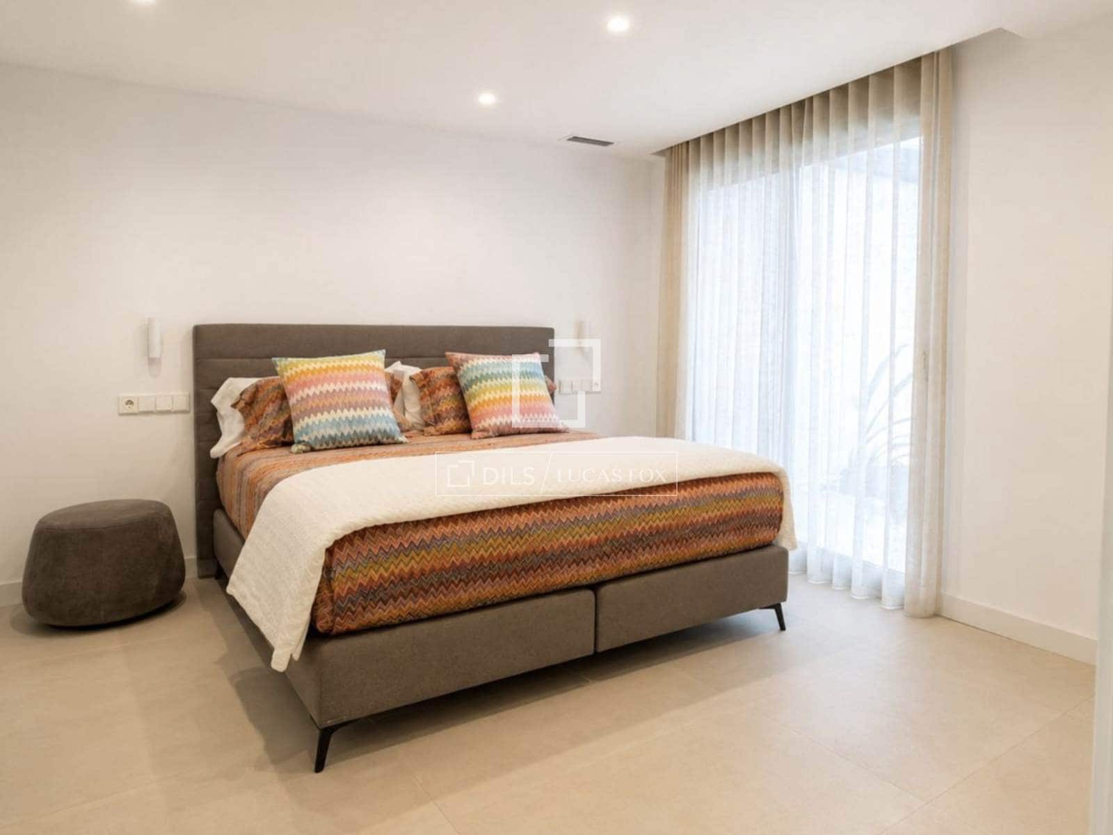 6 slaapkamer Villa te koop in El Campello met zwembad garage - € 1.660.000 (Ref: 9891560)