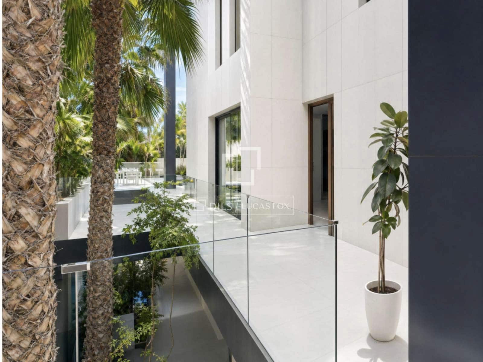 6 slaapkamer Villa te koop in El Campello met zwembad garage - € 1.660.000 (Ref: 9891560)