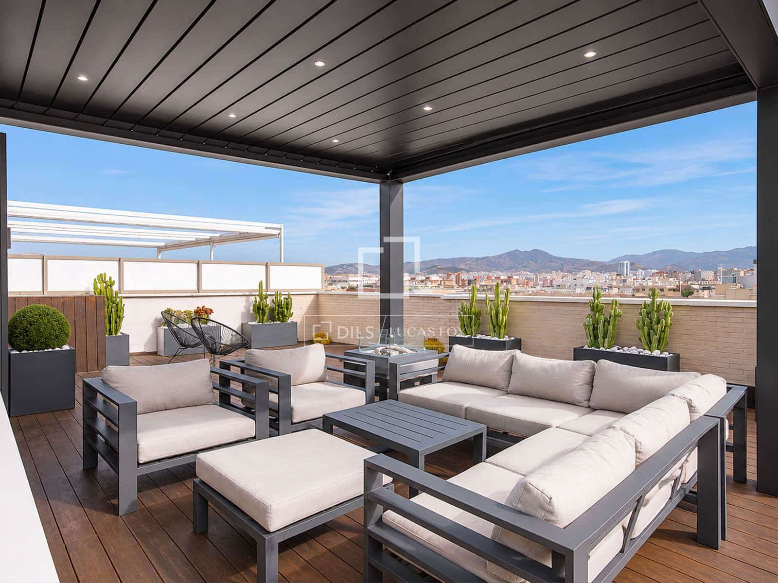 4 bedroom Penthouse for sale in Malaga city with garage - € 2,650,000 (Ref: 9892717)