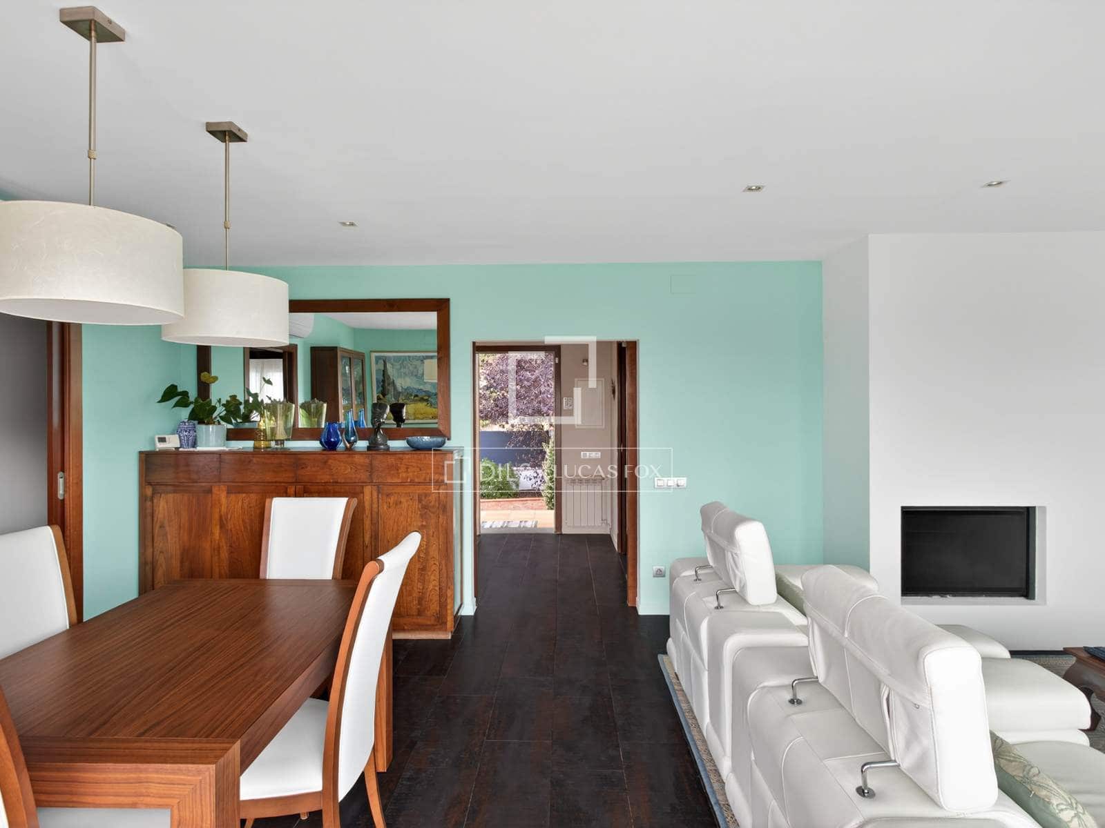 3 soveværelse Villa til salg i Vallromanes med swimmingpool garage - € 722.000 (Ref: 9892718)
