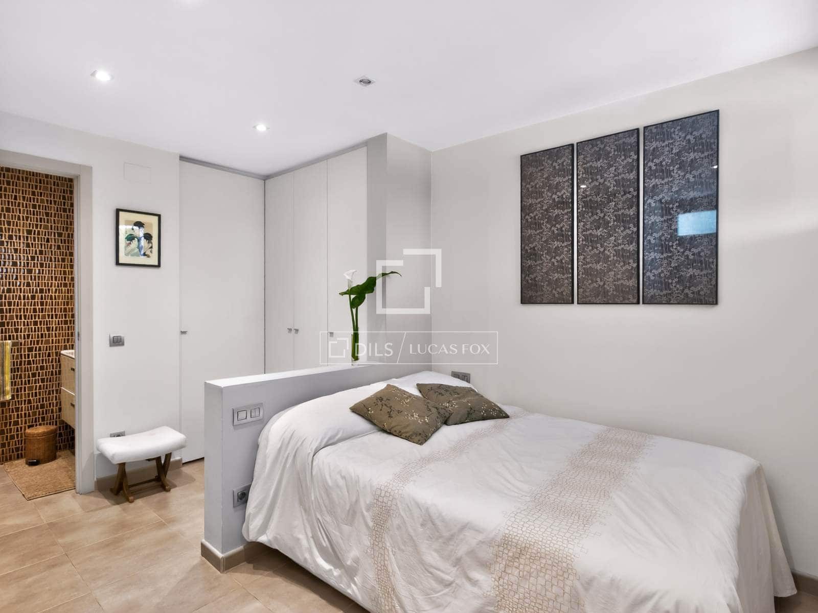 3 soveværelse Villa til salg i Vallromanes med swimmingpool garage - € 722.000 (Ref: 9892718)