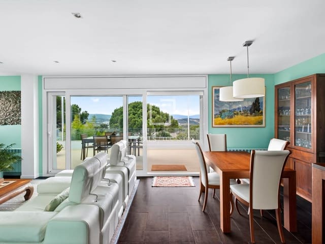 3 soveværelse Villa til salg i Vallromanes med swimmingpool garage - € 722.000 (Ref: 9892718)