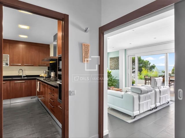 3 soveværelse Villa til salg i Vallromanes med swimmingpool garage - € 722.000 (Ref: 9892718)
