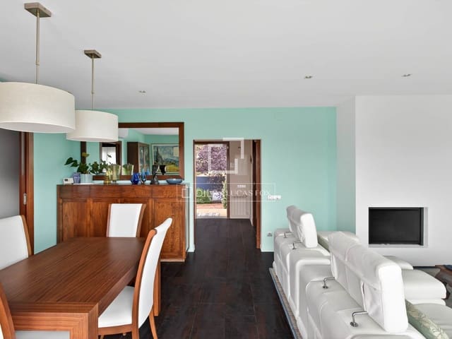 3 soveværelse Villa til salg i Vallromanes med swimmingpool garage - € 722.000 (Ref: 9892718)