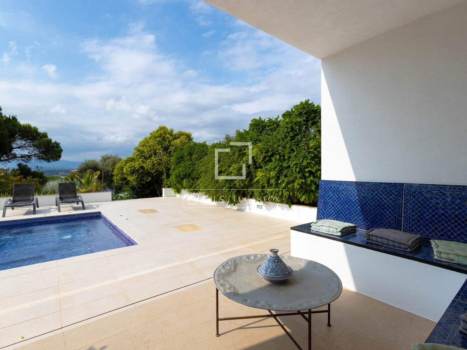 3 soveværelse Villa til salg i Vallromanes med swimmingpool garage - € 722.000 (Ref: 9892718)