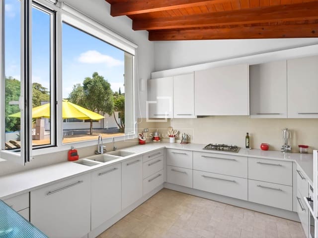 5 Zimmer Villa zu verkaufen in Argentona mit Pool Garage - 950.000 € (Ref: 9892719)