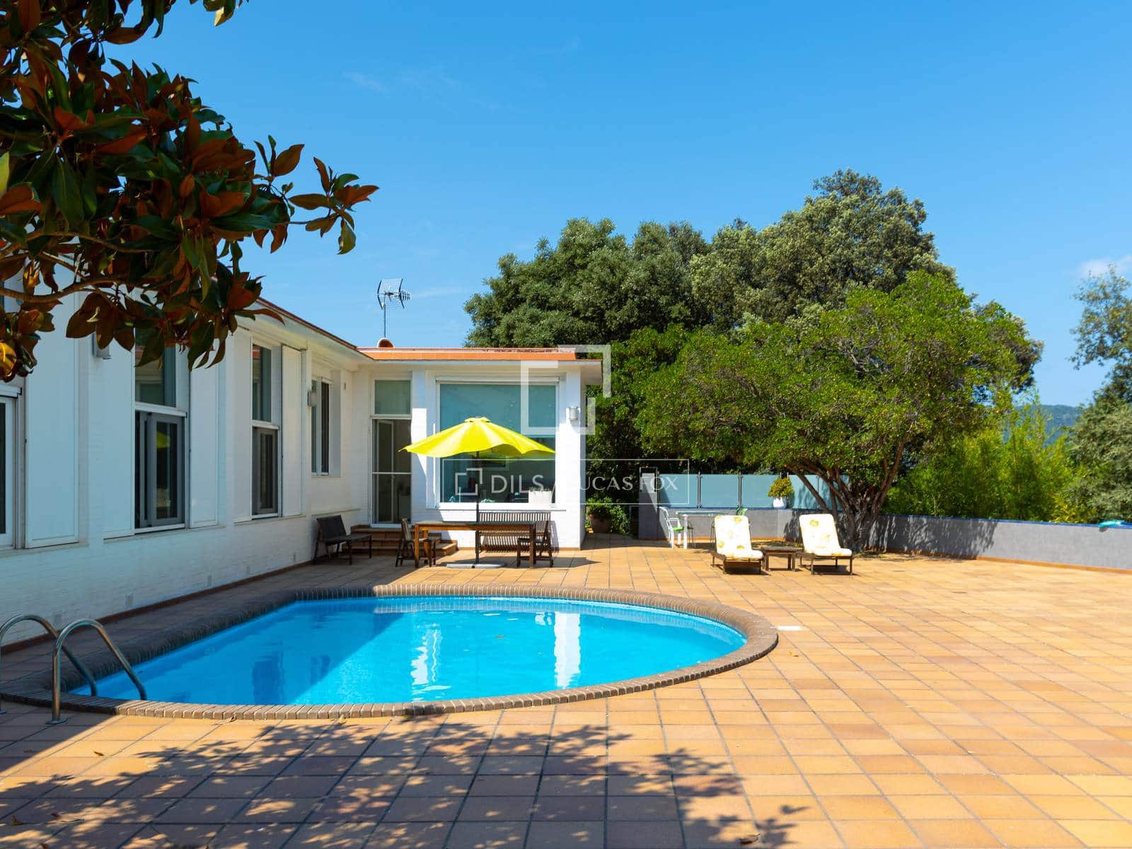 5 Zimmer Villa zu verkaufen in Argentona mit Pool Garage - 950.000 € (Ref: 9892719)