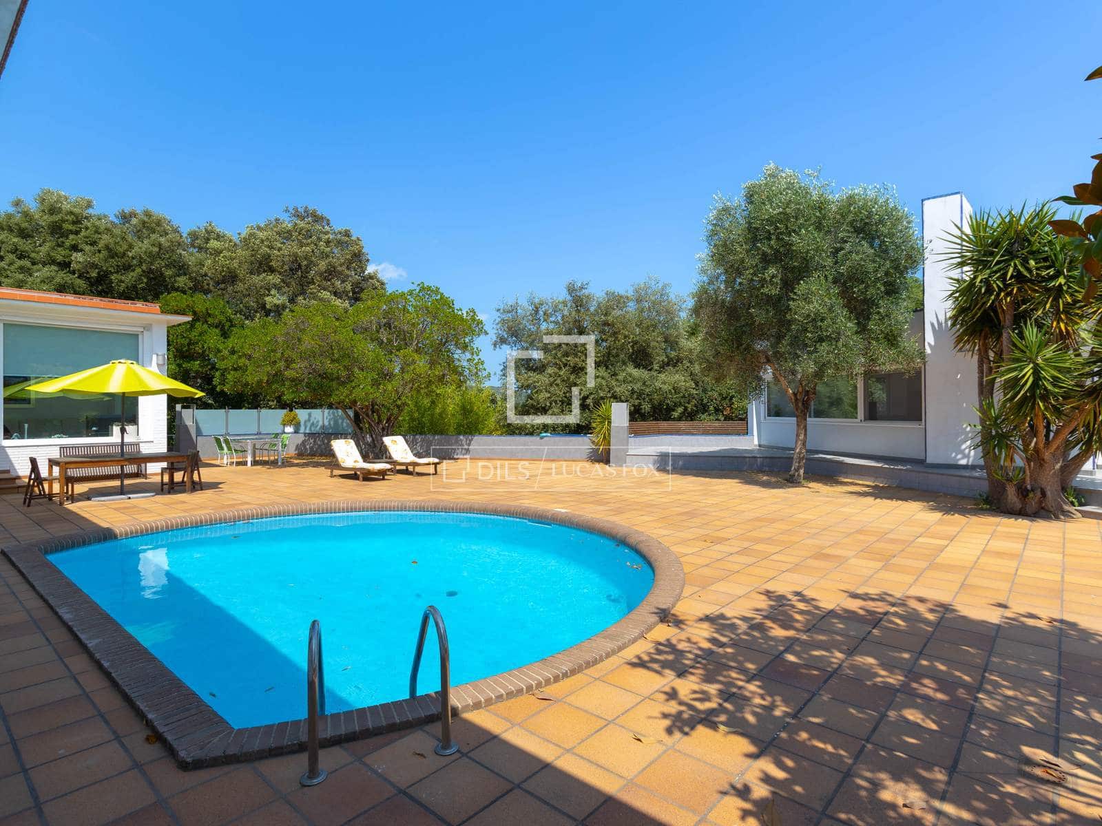 5 Zimmer Villa zu verkaufen in Argentona mit Pool Garage - 950.000 € (Ref: 9892719)