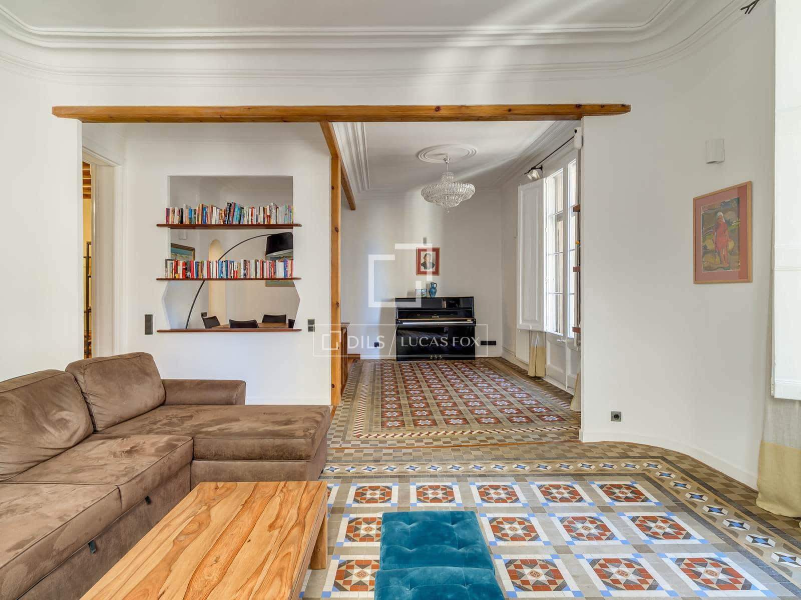 4 soveværelse Lejlighed til salg i Barcelona by - € 895.000 (Ref: 9892936)