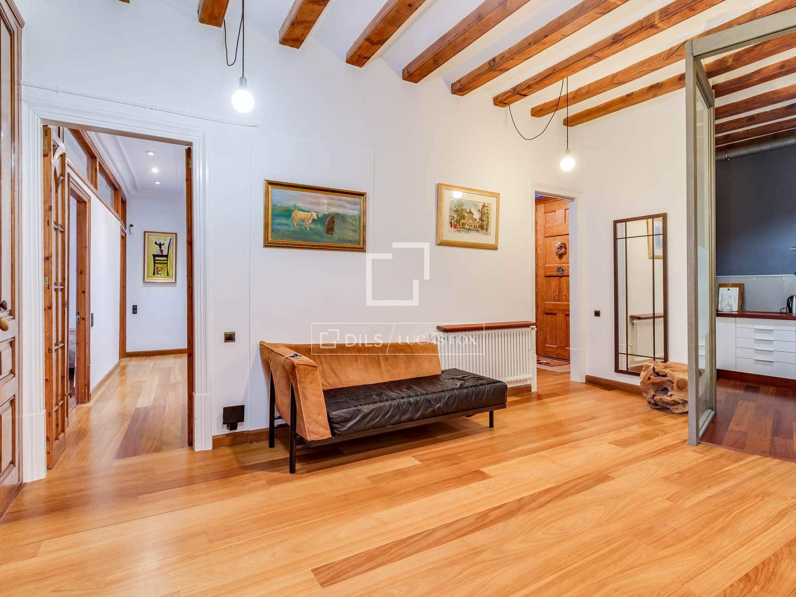 4 soveværelse Lejlighed til salg i Barcelona by - € 895.000 (Ref: 9892936)