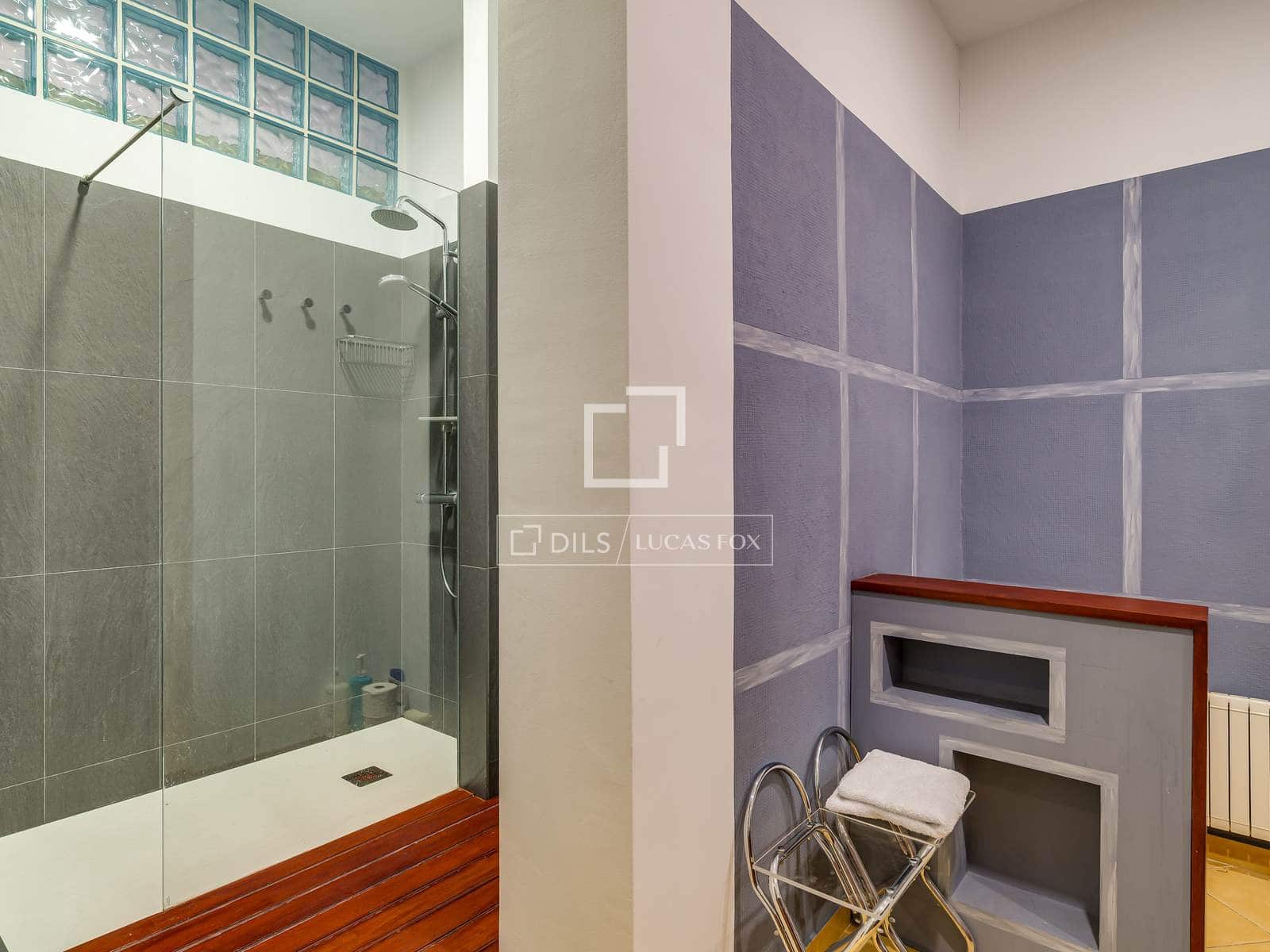 4 soveværelse Lejlighed til salg i Barcelona by - € 895.000 (Ref: 9892936)