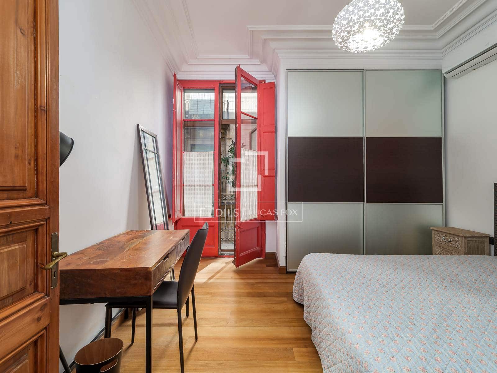 4 soveværelse Lejlighed til salg i Barcelona by - € 895.000 (Ref: 9892936)