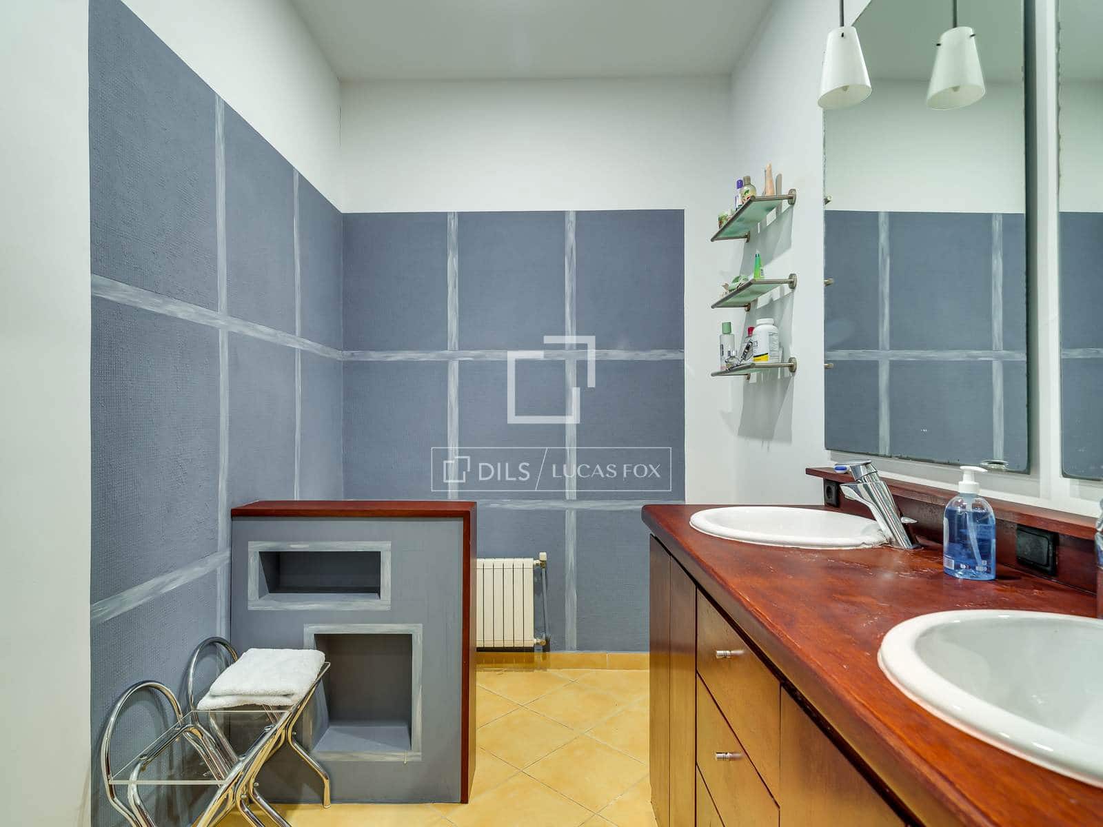 4 soveværelse Lejlighed til salg i Barcelona by - € 895.000 (Ref: 9892936)