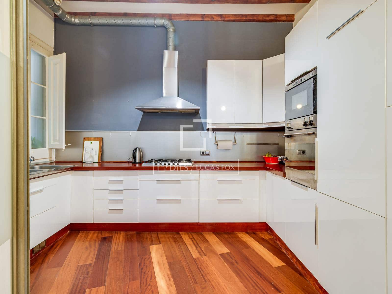 4 soveværelse Lejlighed til salg i Barcelona by - € 895.000 (Ref: 9892936)