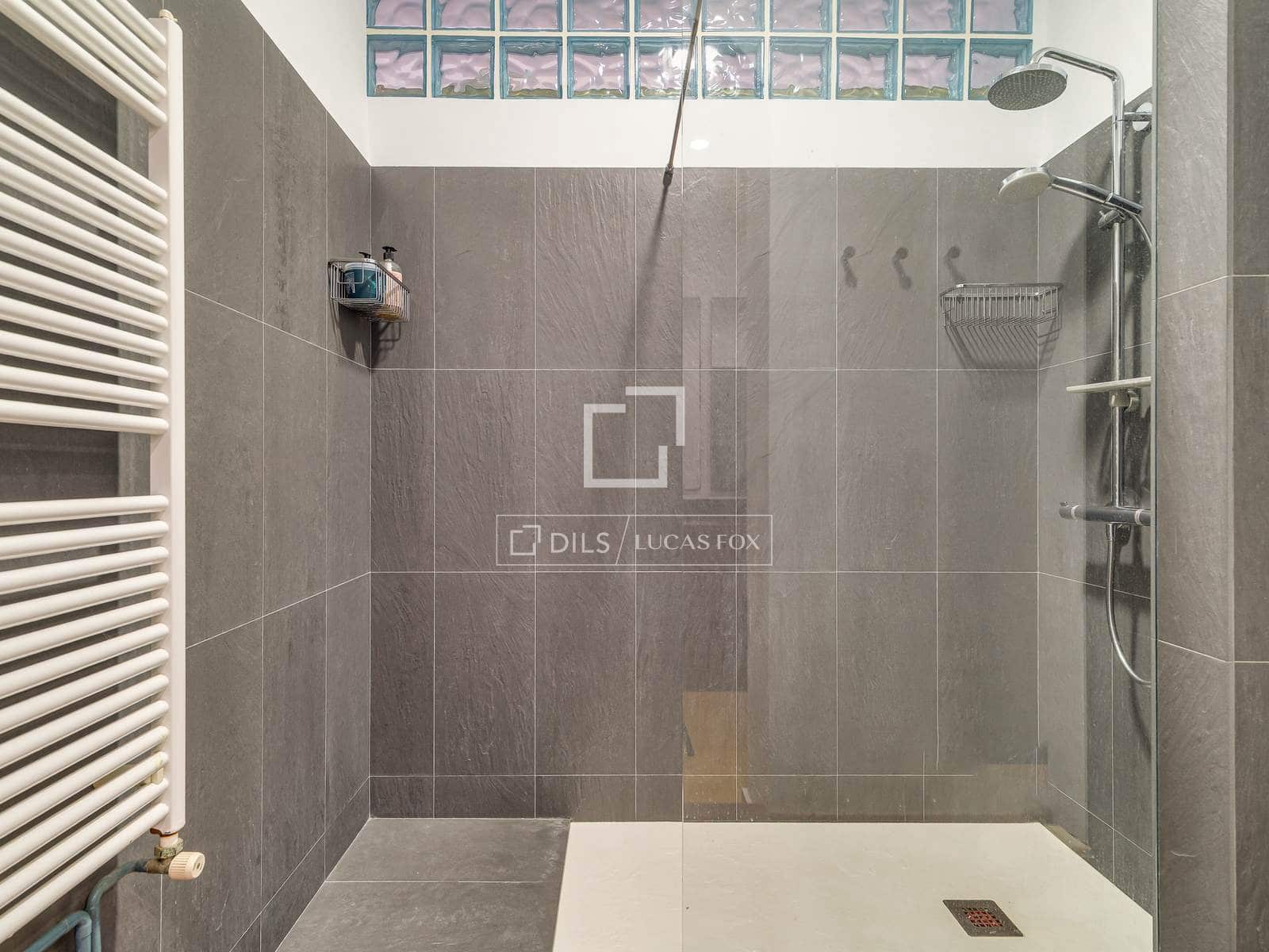 4 soveværelse Lejlighed til salg i Barcelona by - € 895.000 (Ref: 9892936)