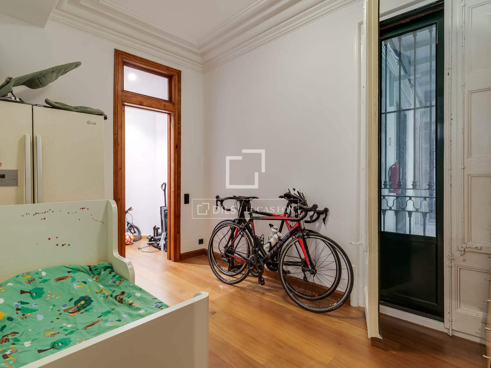 4 soveværelse Lejlighed til salg i Barcelona by - € 895.000 (Ref: 9892936)
