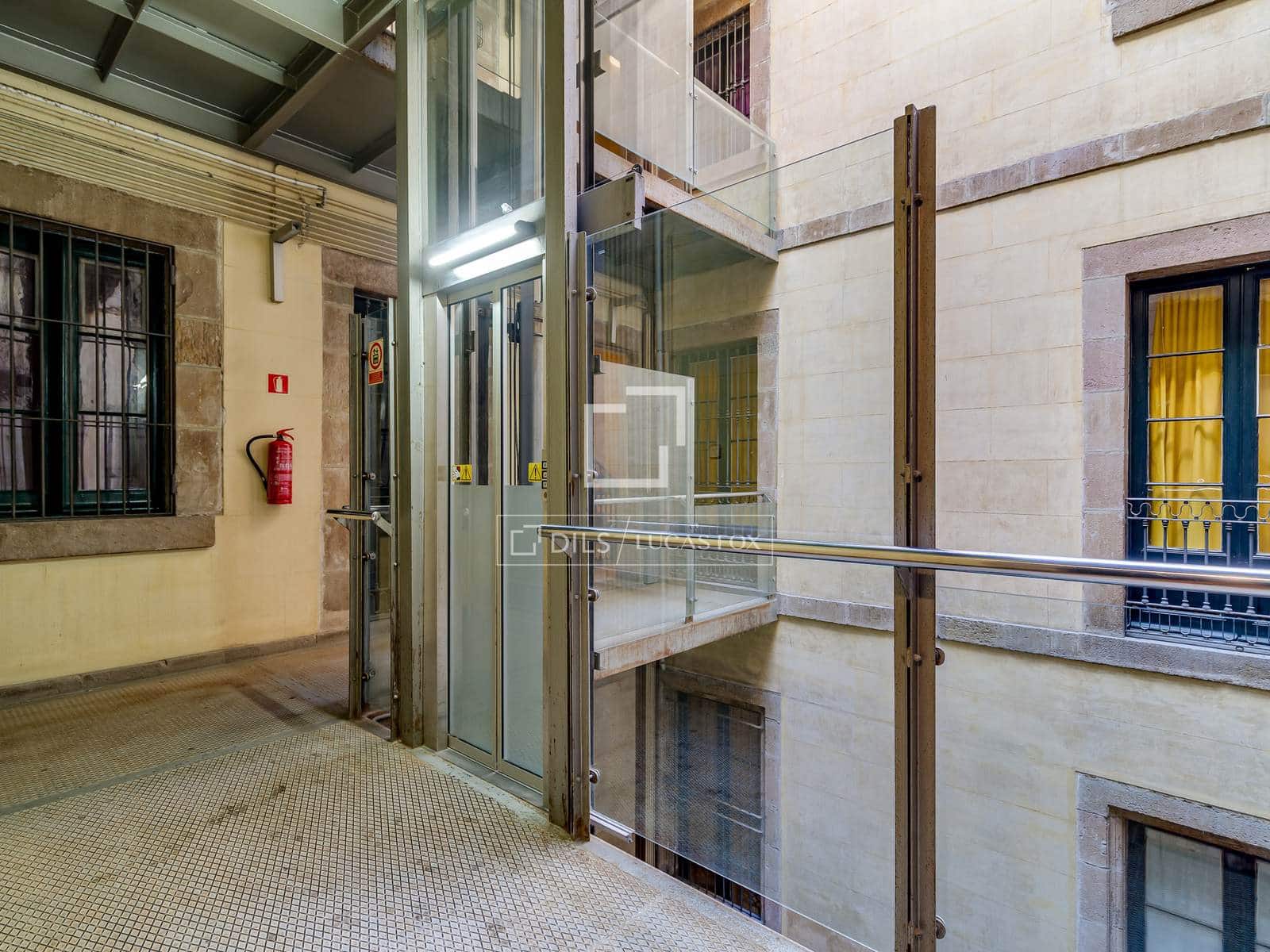 4 soveværelse Lejlighed til salg i Barcelona by - € 895.000 (Ref: 9892936)