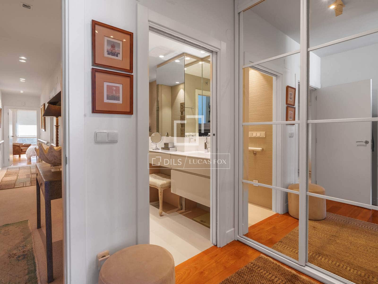 3 bedroom Apartment for sale in Donostia-San Sebastian - € 3,150,000 (Ref: 9892939)