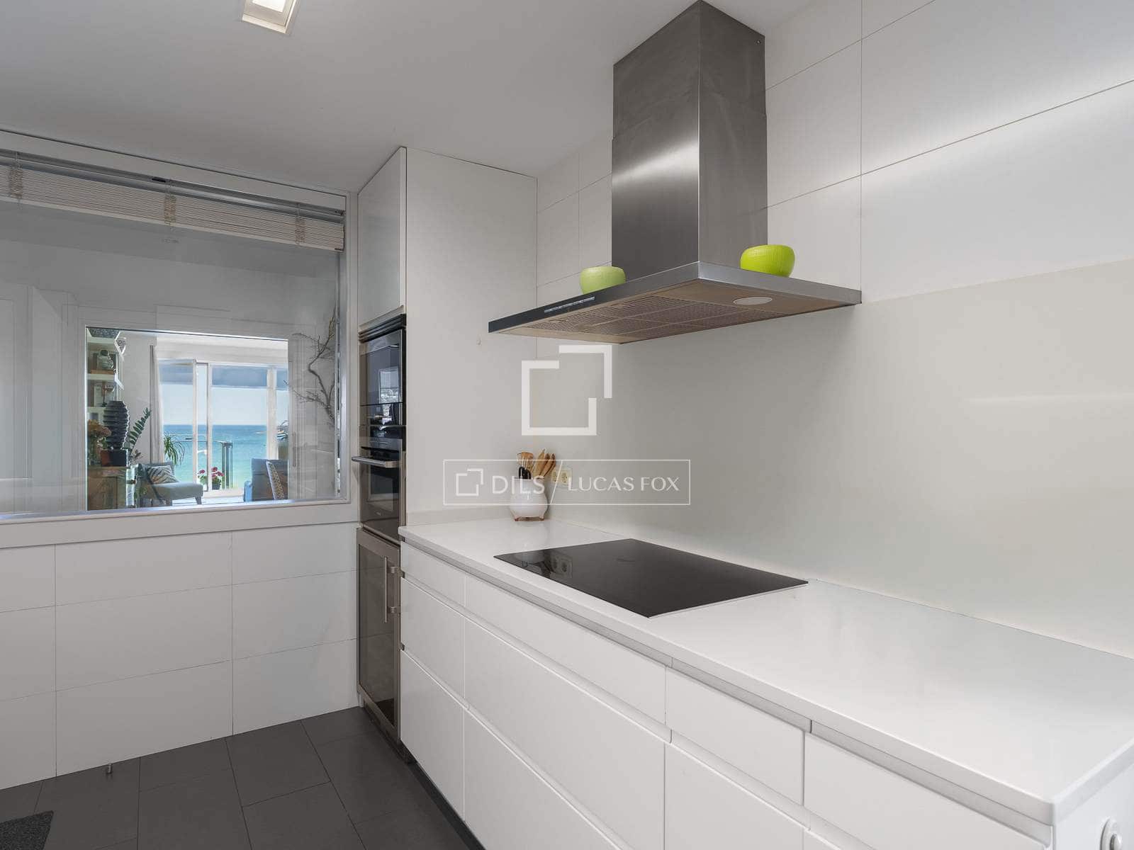 3 bedroom Apartment for sale in Donostia-San Sebastian - € 3,150,000 (Ref: 9892939)