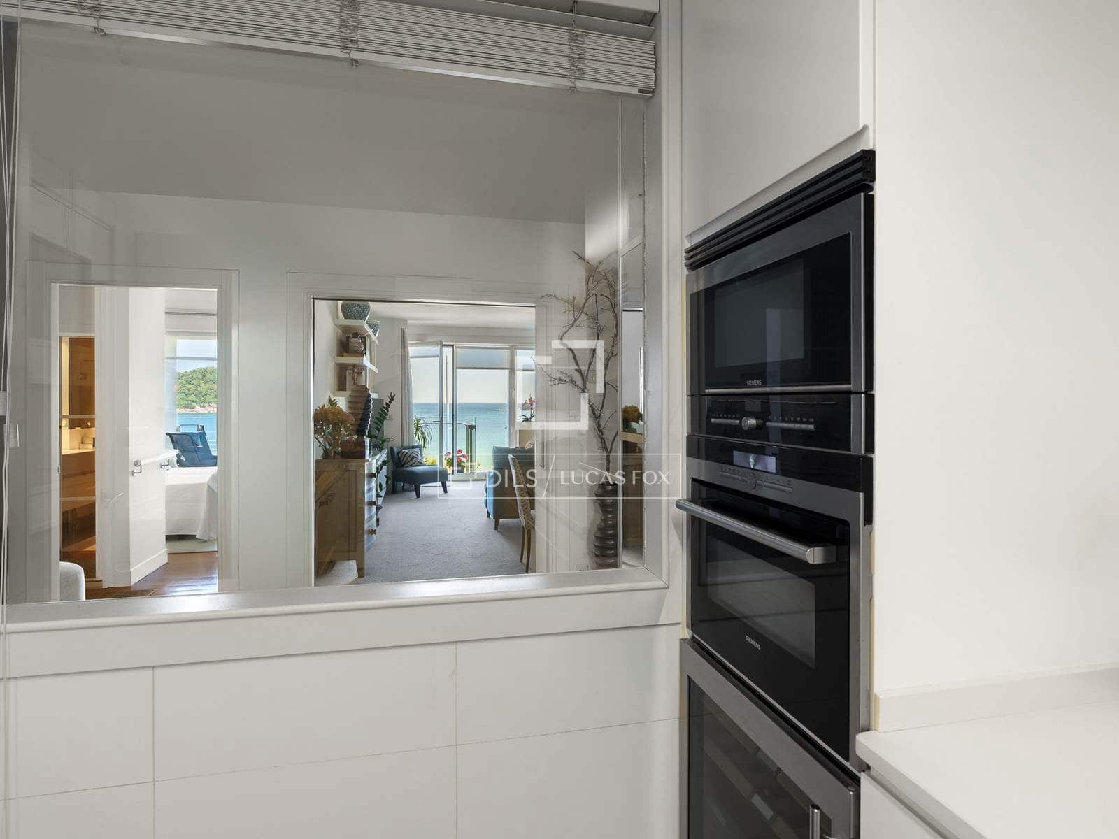 3 bedroom Apartment for sale in Donostia-San Sebastian - € 3,150,000 (Ref: 9892939)