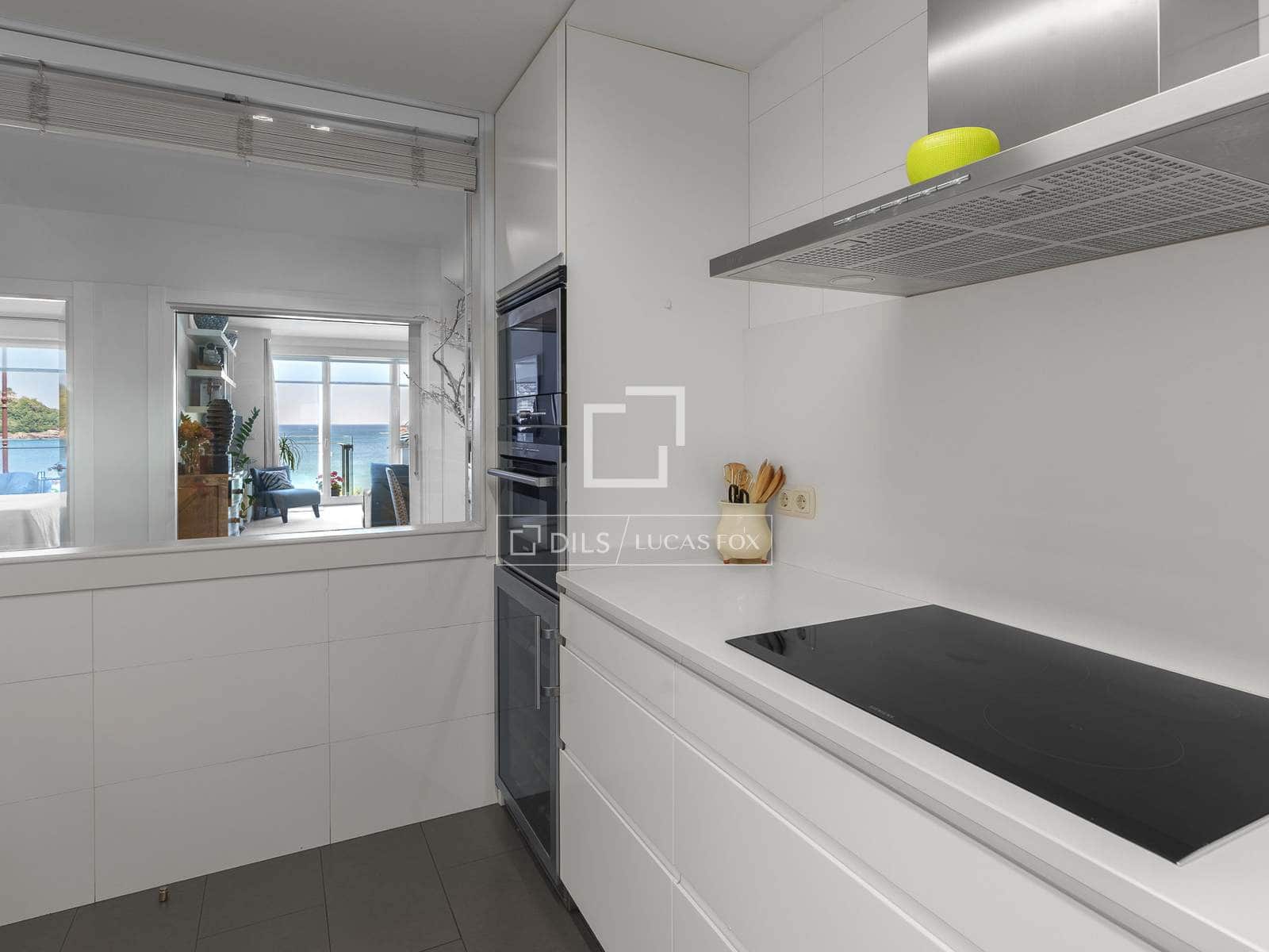 3 bedroom Apartment for sale in Donostia-San Sebastian - € 3,150,000 (Ref: 9892939)