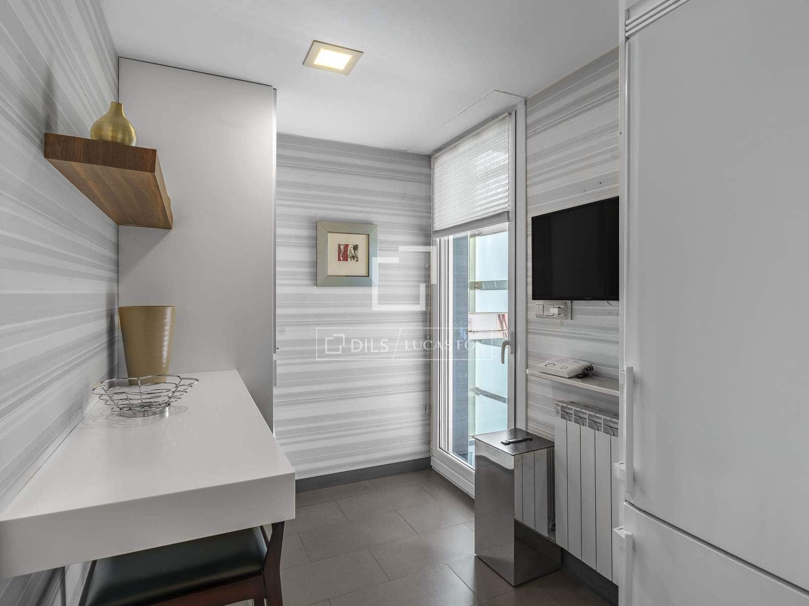 3 bedroom Apartment for sale in Donostia-San Sebastian - € 3,150,000 (Ref: 9892939)