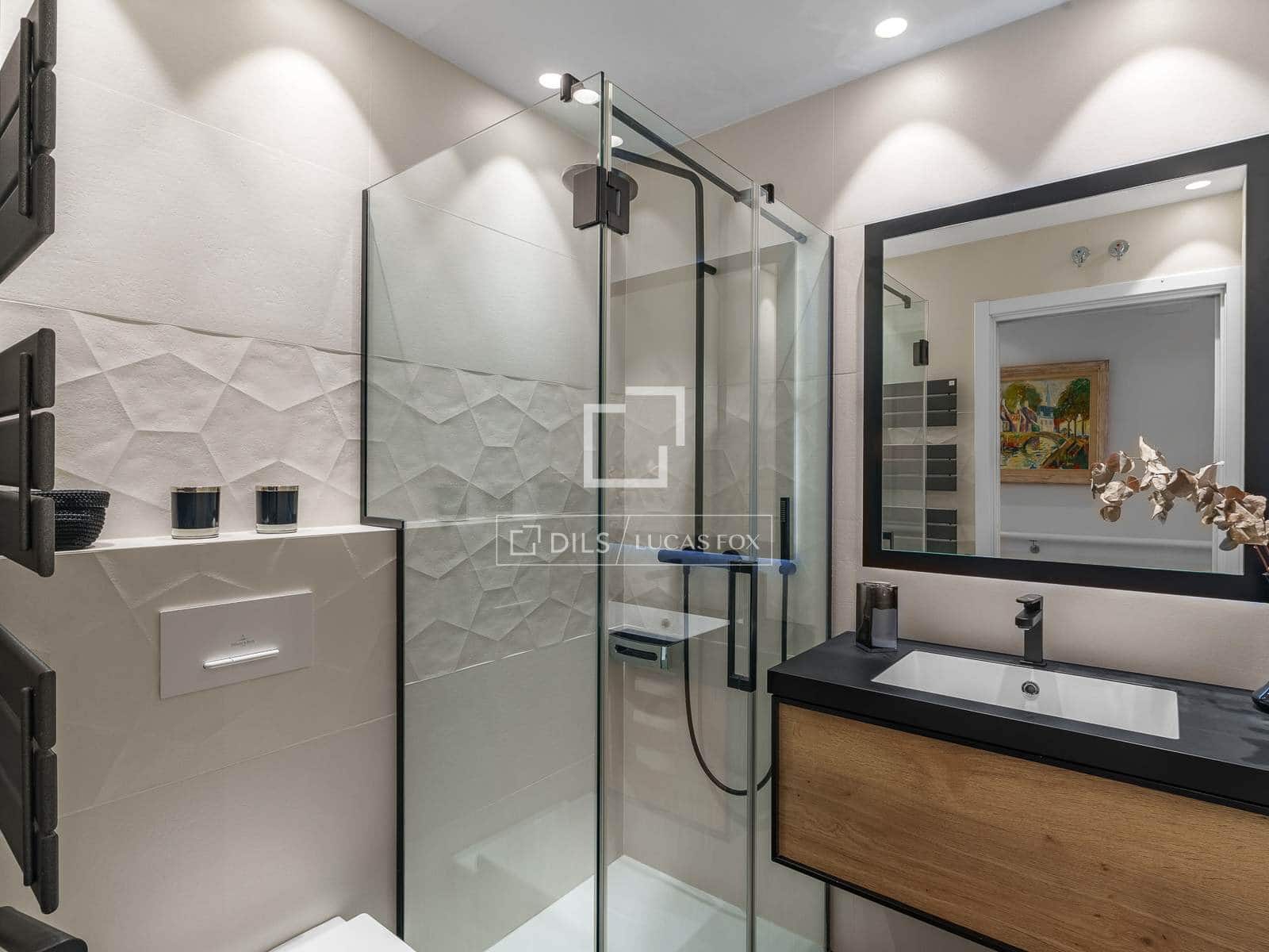 3 bedroom Apartment for sale in Donostia-San Sebastian - € 3,150,000 (Ref: 9892939)