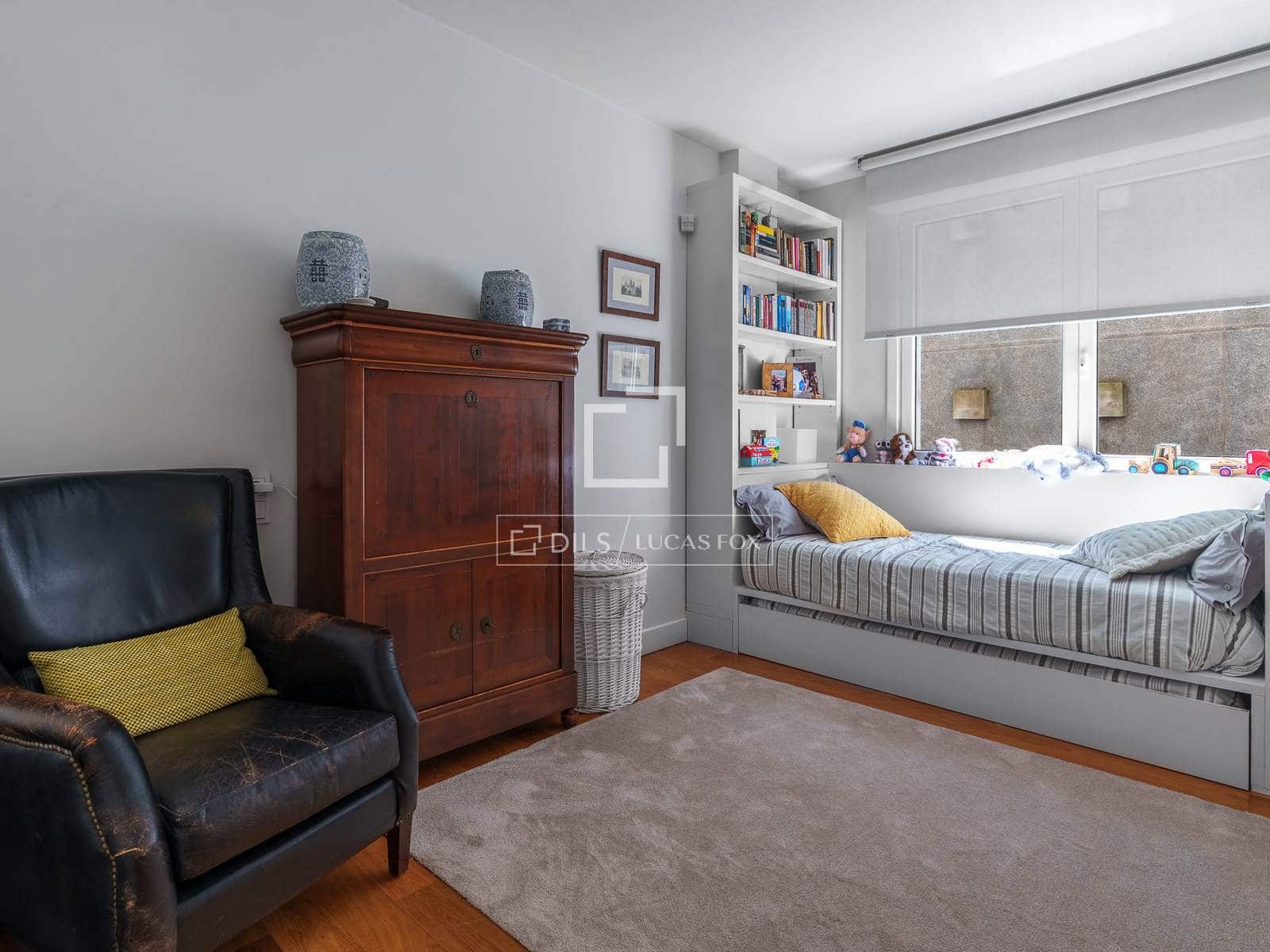 3 bedroom Apartment for sale in Donostia-San Sebastian - € 3,150,000 (Ref: 9892939)
