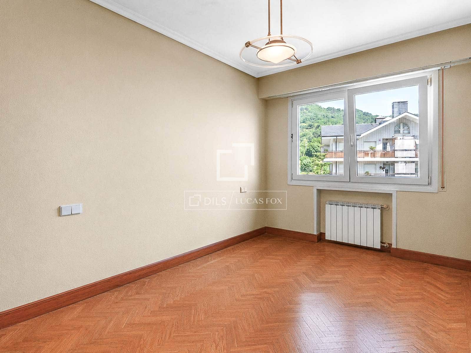 4 Zimmer Apartment zu verkaufen in Donostia-San Sebastian mit Pool Garage - 1.698.000 € (Ref: 9892940)