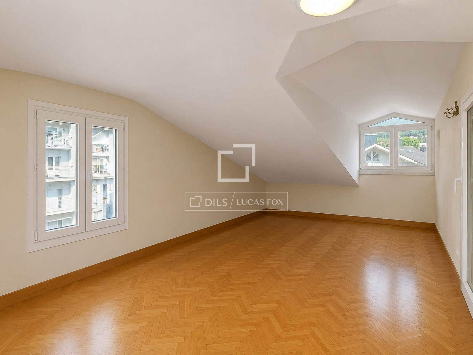 4 Zimmer Apartment zu verkaufen in Donostia-San Sebastian mit Pool Garage - 1.698.000 € (Ref: 9892940)