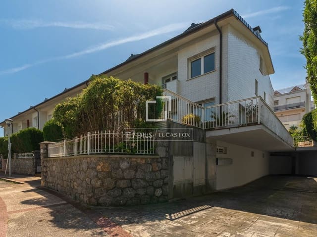 Chalet de 4 habitaciones en Donostia-San Sebastián en venta con piscina garaje - 1.540.000 € (Ref: 9892940)