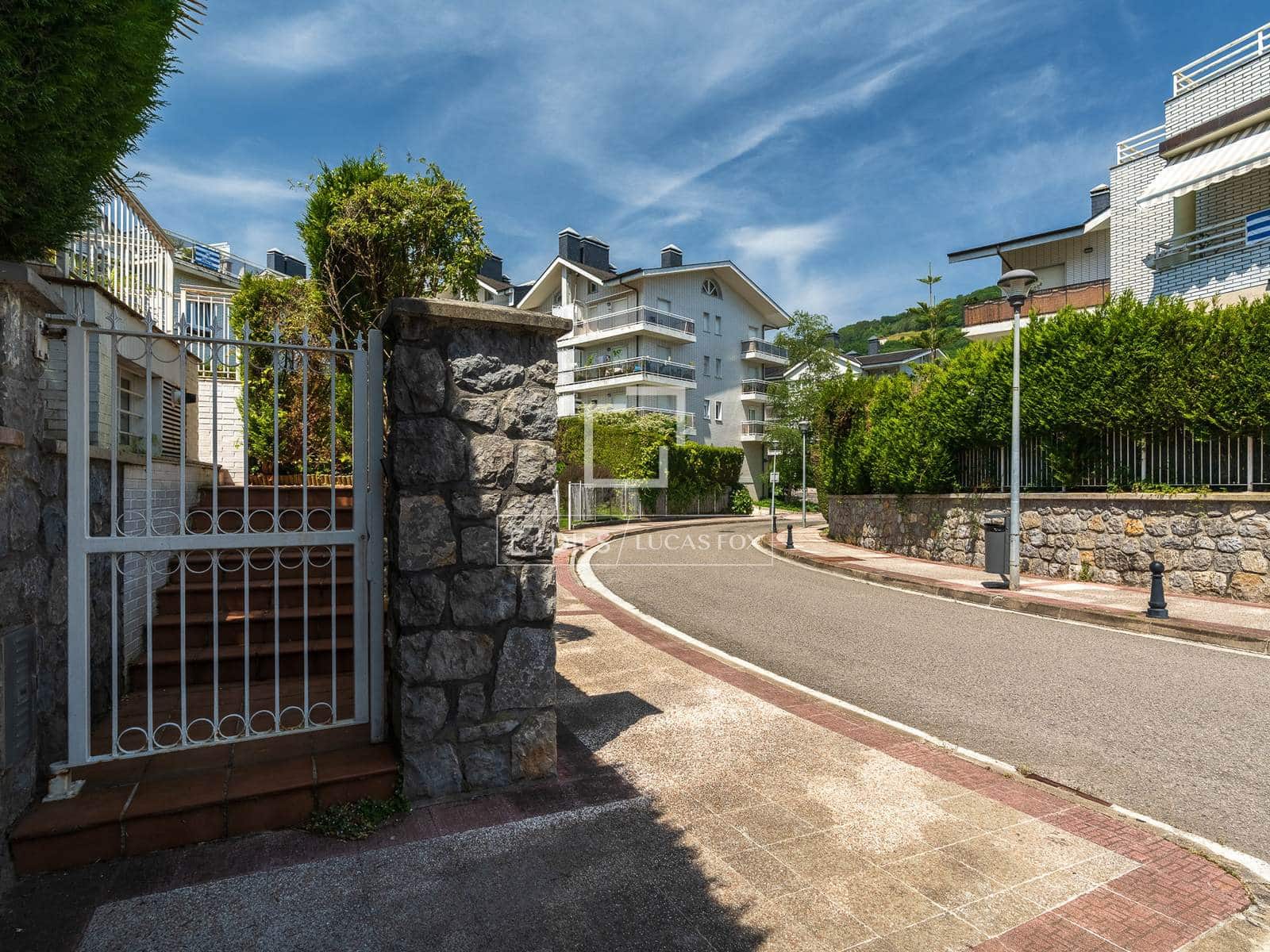 4 Zimmer Apartment zu verkaufen in Donostia-San Sebastian mit Pool Garage - 1.698.000 € (Ref: 9892940)