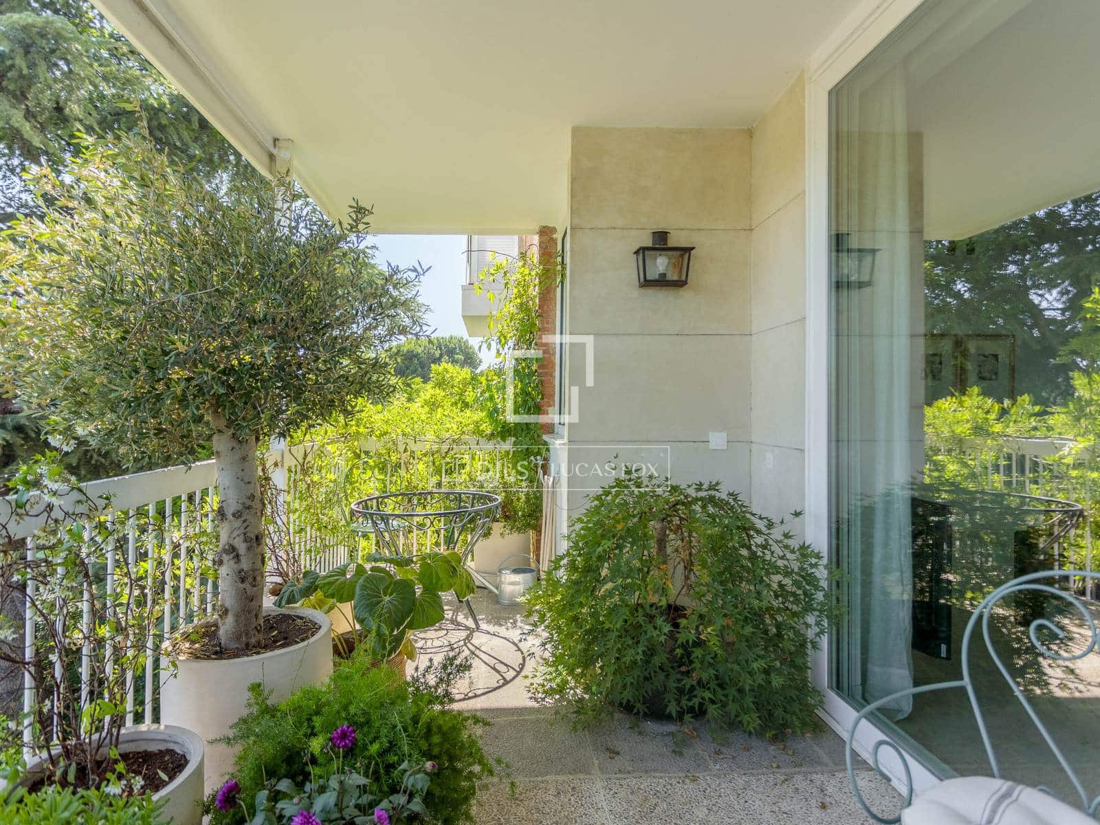 3 Zimmer Apartment zu vermieten in Madrid Stadt mit Pool Garage - 4.200 € (Ref: 9893056)