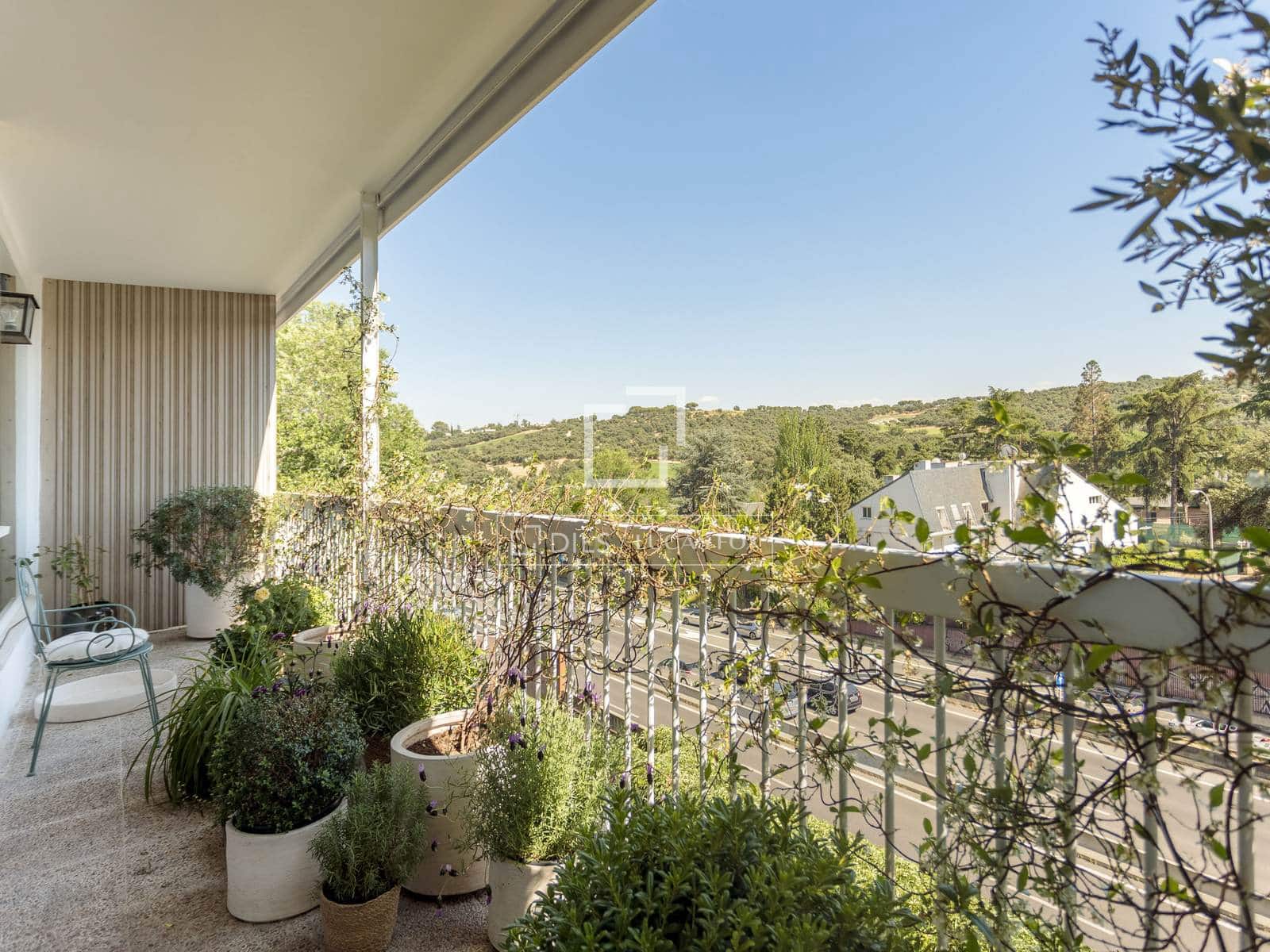3 Zimmer Apartment zu vermieten in Madrid Stadt mit Pool Garage - 4.200 € (Ref: 9893056)