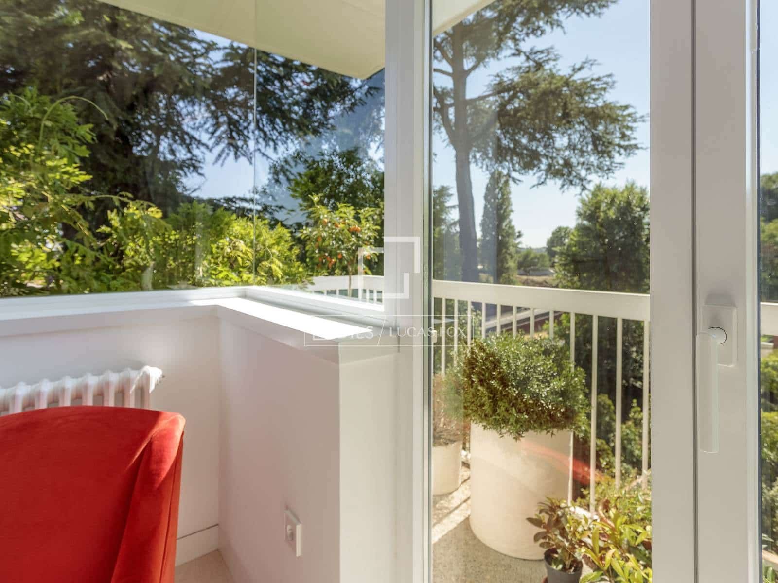 3 Zimmer Apartment zu vermieten in Madrid Stadt mit Pool Garage - 4.200 € (Ref: 9893056)