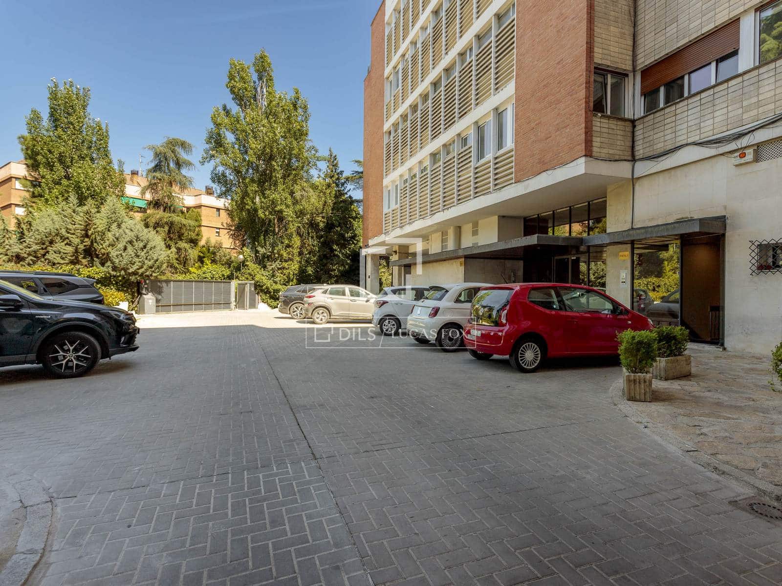 3 Zimmer Apartment zu vermieten in Madrid Stadt mit Pool Garage - 4.200 € (Ref: 9893056)